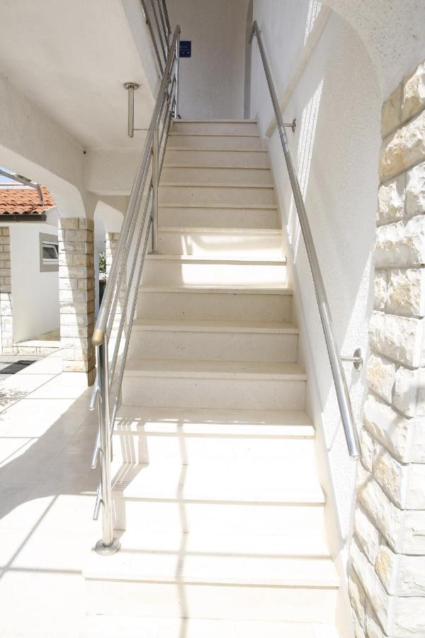 Apartments Lepur Vodice Zewnętrze zdjęcie